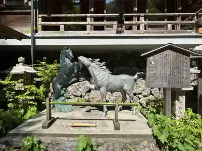 貴船神社の{uncategorized: "未分類", other: "その他", undefined: "問題あり", building: "その他建物", grave: "お墓", sacred_gate: "鳥居", guardian: "狛犬", statue: "像", buddha: "仏像", history: "歴史", nature: "自然", garden: "庭園", animal: "動物", pagoda: "塔", temizu: "手水舎", mountain_gate: "山門・神門", sanctuary: "本殿・本堂", subordinate: "末社・摂社", art: "芸術", scenery: "景色", jizo: "地蔵", ema: "絵馬", goshuin: "御朱印", omikuji: "おみくじ", items: "授与品その他", amulet: "お守り", goshuincho: "御朱印帳", eats: "食事", festival: "お祭り", votive_dance: "神楽", shichigosan: "七五三参", wedding: "結婚式", experience: "体験その他", initially: "初詣", around: "周辺", anti_infection: "感染症対策"}