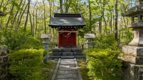 山中諏訪神社の{uncategorized: "未分類", other: "その他", undefined: "問題あり", building: "その他建物", grave: "お墓", sacred_gate: "鳥居", guardian: "狛犬", statue: "像", buddha: "仏像", history: "歴史", nature: "自然", garden: "庭園", animal: "動物", pagoda: "塔", temizu: "手水舎", mountain_gate: "山門・神門", sanctuary: "本殿・本堂", subordinate: "末社・摂社", art: "芸術", scenery: "景色", jizo: "地蔵", ema: "絵馬", goshuin: "御朱印", omikuji: "おみくじ", items: "授与品その他", amulet: "お守り", goshuincho: "御朱印帳", eats: "食事", festival: "お祭り", votive_dance: "神楽", shichigosan: "七五三参", wedding: "結婚式", experience: "体験その他", initially: "初詣", around: "周辺", anti_infection: "感染症対策"}