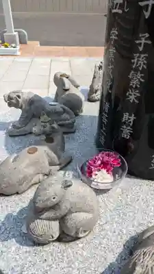 新川皇大神社の像
