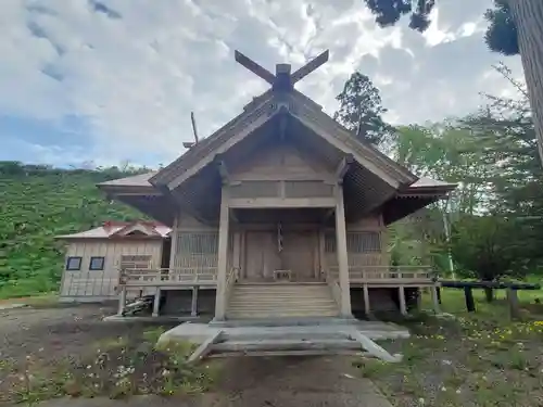 山越諏訪神社の本殿