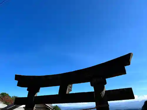 菱野健功神社の鳥居