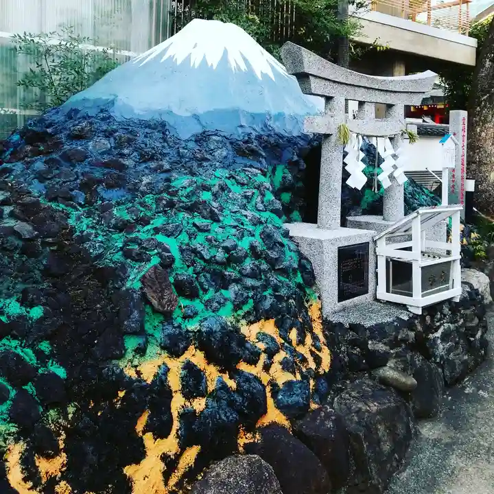 京濱伏見稲荷神社の末社・摂社