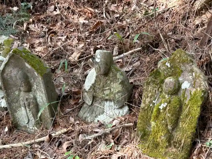 修那羅山安宮神社の{uncategorized: "未分類", other: "その他", undefined: "問題あり", building: "その他建物", grave: "お墓", sacred_gate: "鳥居", guardian: "狛犬", statue: "像", buddha: "仏像", history: "歴史", nature: "自然", garden: "庭園", animal: "動物", pagoda: "塔", temizu: "手水舎", mountain_gate: "山門・神門", sanctuary: "本殿・本堂", subordinate: "末社・摂社", art: "芸術", scenery: "景色", jizo: "地蔵", ema: "絵馬", goshuin: "御朱印", omikuji: "おみくじ", items: "授与品その他", amulet: "お守り", goshuincho: "御朱印帳", eats: "食事", festival: "お祭り", votive_dance: "神楽", shichigosan: "七五三参", wedding: "結婚式", experience: "体験その他", initially: "初詣", around: "周辺", anti_infection: "感染症対策"}