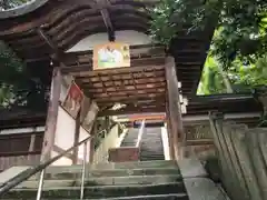 往馬坐伊古麻都比古神社の建物その他