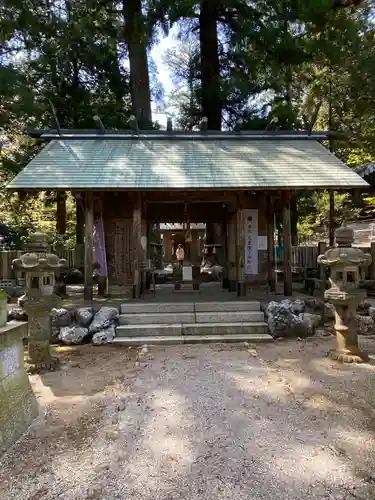 鳴谷神社の本殿・本堂