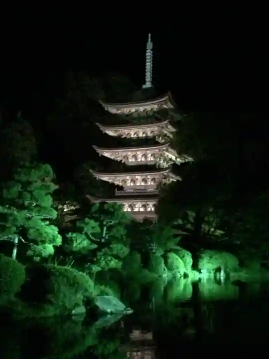 瑠璃光寺の{uncategorized: "未分類", other: "その他", undefined: "問題あり", building: "その他建物", grave: "お墓", sacred_gate: "鳥居", guardian: "狛犬", statue: "像", buddha: "仏像", history: "歴史", nature: "自然", garden: "庭園", animal: "動物", pagoda: "塔", temizu: "手水舎", mountain_gate: "山門・神門", sanctuary: "本殿・本堂", subordinate: "末社・摂社", art: "芸術", scenery: "景色", jizo: "地蔵", ema: "絵馬", goshuin: "御朱印", omikuji: "おみくじ", items: "授与品その他", amulet: "お守り", goshuincho: "御朱印帳", eats: "食事", festival: "お祭り", votive_dance: "神楽", shichigosan: "七五三参", wedding: "結婚式", experience: "体験その他", initially: "初詣", around: "周辺", anti_infection: "感染症対策"}