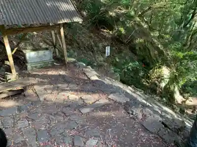 鳳来山東照宮の山門・神門