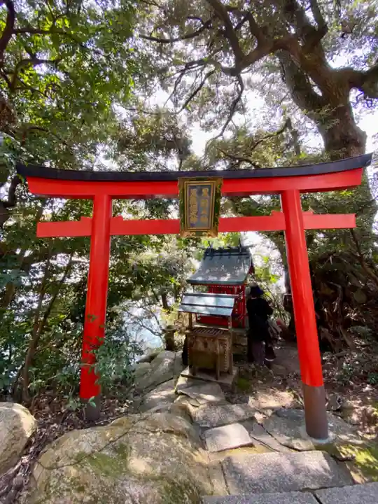 竹生島神社(都久夫須麻神社)の末社・摂社