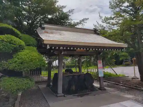 湯倉神社の手水舎