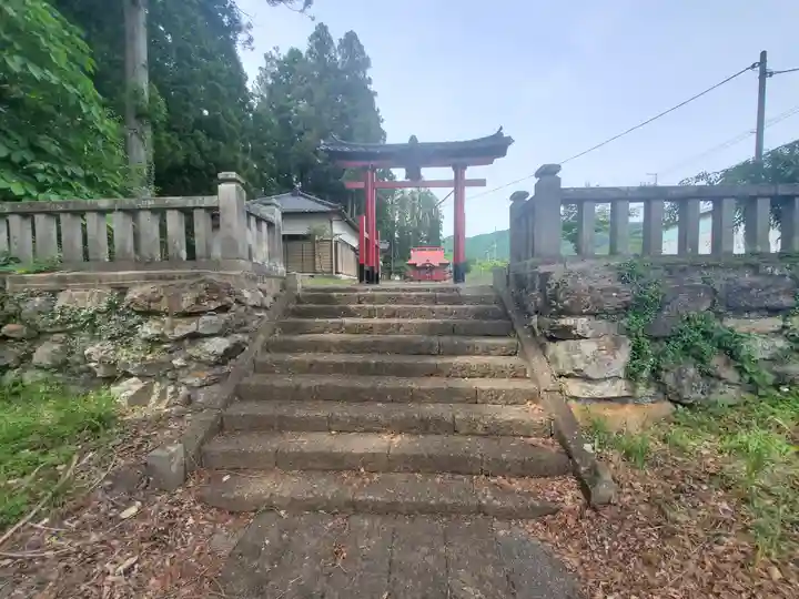 示現神社の鳥居