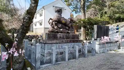 針綱神社の{uncategorized: "未分類", other: "その他", undefined: "問題あり", building: "その他建物", grave: "お墓", sacred_gate: "鳥居", guardian: "狛犬", statue: "像", buddha: "仏像", history: "歴史", nature: "自然", garden: "庭園", animal: "動物", pagoda: "塔", temizu: "手水舎", mountain_gate: "山門・神門", sanctuary: "本殿・本堂", subordinate: "末社・摂社", art: "芸術", scenery: "景色", jizo: "地蔵", ema: "絵馬", goshuin: "御朱印", omikuji: "おみくじ", items: "授与品その他", amulet: "お守り", goshuincho: "御朱印帳", eats: "食事", festival: "お祭り", votive_dance: "神楽", shichigosan: "七五三参", wedding: "結婚式", experience: "体験その他", initially: "初詣", around: "周辺", anti_infection: "感染症対策"}