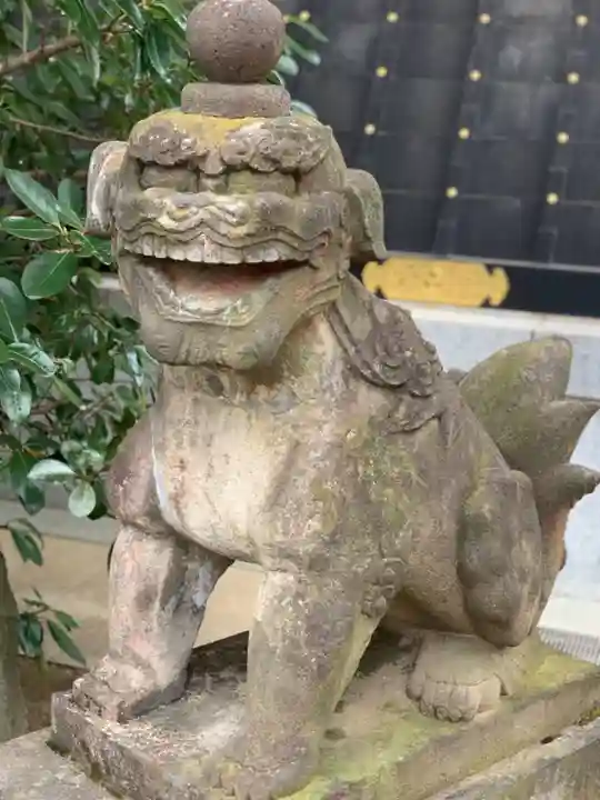 穴八幡宮の狛犬