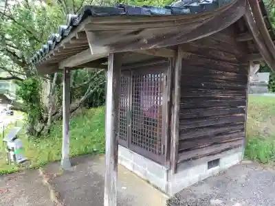先崎神社の{uncategorized: "未分類", other: "その他", undefined: "問題あり", building: "その他建物", grave: "お墓", sacred_gate: "鳥居", guardian: "狛犬", statue: "像", buddha: "仏像", history: "歴史", nature: "自然", garden: "庭園", animal: "動物", pagoda: "塔", temizu: "手水舎", mountain_gate: "山門・神門", sanctuary: "本殿・本堂", subordinate: "末社・摂社", art: "芸術", scenery: "景色", jizo: "地蔵", ema: "絵馬", goshuin: "御朱印", omikuji: "おみくじ", items: "授与品その他", amulet: "お守り", goshuincho: "御朱印帳", eats: "食事", festival: "お祭り", votive_dance: "神楽", shichigosan: "七五三参", wedding: "結婚式", experience: "体験その他", initially: "初詣", around: "周辺", anti_infection: "感染症対策"}