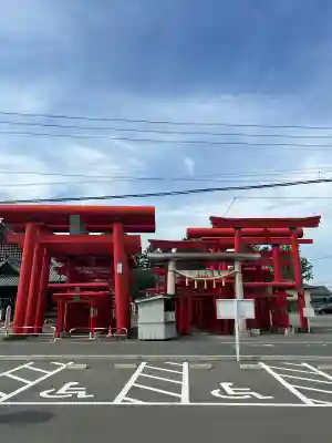 小泉稲荷神社の{uncategorized: "未分類", other: "その他", undefined: "問題あり", building: "その他建物", grave: "お墓", sacred_gate: "鳥居", guardian: "狛犬", statue: "像", buddha: "仏像", history: "歴史", nature: "自然", garden: "庭園", animal: "動物", pagoda: "塔", temizu: "手水舎", mountain_gate: "山門・神門", sanctuary: "本殿・本堂", subordinate: "末社・摂社", art: "芸術", scenery: "景色", jizo: "地蔵", ema: "絵馬", goshuin: "御朱印", omikuji: "おみくじ", items: "授与品その他", amulet: "お守り", goshuincho: "御朱印帳", eats: "食事", festival: "お祭り", votive_dance: "神楽", shichigosan: "七五三参", wedding: "結婚式", experience: "体験その他", initially: "初詣", around: "周辺", anti_infection: "感染症対策"}