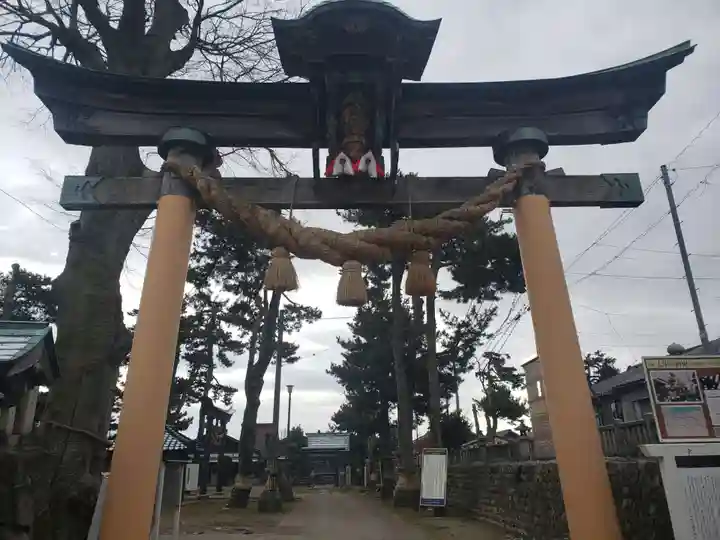 放生津八幡宮の鳥居
