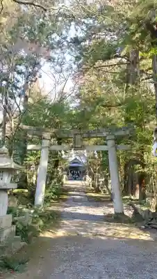 五所駒瀧神社の{uncategorized: "未分類", other: "その他", undefined: "問題あり", building: "その他建物", grave: "お墓", sacred_gate: "鳥居", guardian: "狛犬", statue: "像", buddha: "仏像", history: "歴史", nature: "自然", garden: "庭園", animal: "動物", pagoda: "塔", temizu: "手水舎", mountain_gate: "山門・神門", sanctuary: "本殿・本堂", subordinate: "末社・摂社", art: "芸術", scenery: "景色", jizo: "地蔵", ema: "絵馬", goshuin: "御朱印", omikuji: "おみくじ", items: "授与品その他", amulet: "お守り", goshuincho: "御朱印帳", eats: "食事", festival: "お祭り", votive_dance: "神楽", shichigosan: "七五三参", wedding: "結婚式", experience: "体験その他", initially: "初詣", around: "周辺", anti_infection: "感染症対策"}