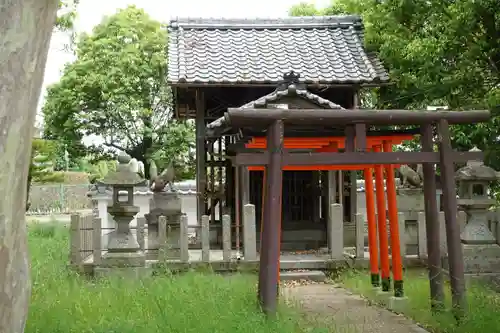 稲荷神社の本殿