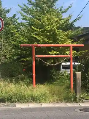 御霊稲荷神社の鳥居