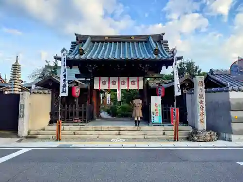 間々観音（龍音寺）の山門