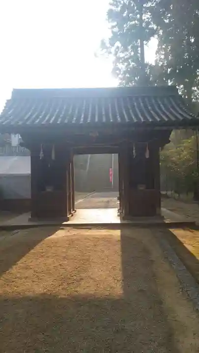 安仁神社の山門・神門