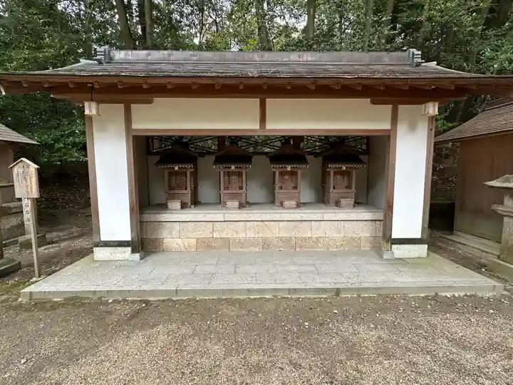 往馬坐伊古麻都比古神社の末社・摂社