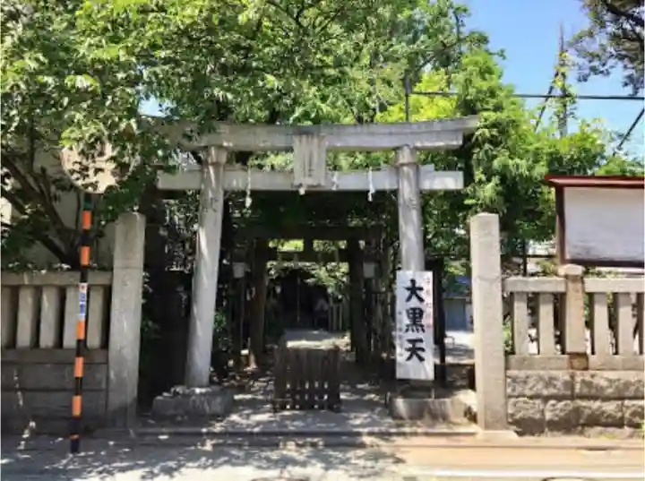 千住本氷川神社の鳥居