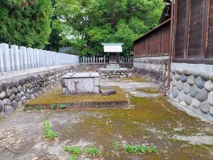 川島神社(宮田町)の末社・摂社