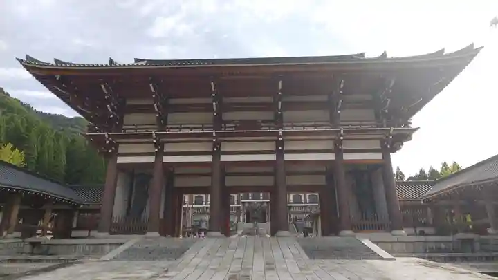 清大寺(越前大仏)の山門・神門