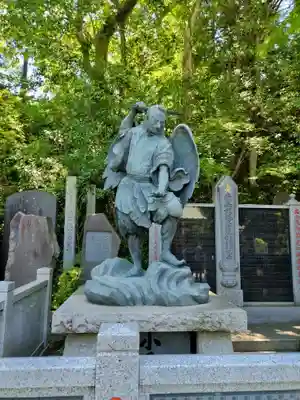 高尾山薬王院の像