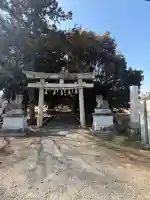 三ケ尻八幡神社の{uncategorized: "未分類", other: "その他", undefined: "問題あり", building: "その他建物", grave: "お墓", sacred_gate: "鳥居", guardian: "狛犬", statue: "像", buddha: "仏像", history: "歴史", nature: "自然", garden: "庭園", animal: "動物", pagoda: "塔", temizu: "手水舎", mountain_gate: "山門・神門", sanctuary: "本殿・本堂", subordinate: "末社・摂社", art: "芸術", scenery: "景色", jizo: "地蔵", ema: "絵馬", goshuin: "御朱印", omikuji: "おみくじ", items: "授与品その他", amulet: "お守り", goshuincho: "御朱印帳", eats: "食事", festival: "お祭り", votive_dance: "神楽", shichigosan: "七五三参", wedding: "結婚式", experience: "体験その他", initially: "初詣", around: "周辺", anti_infection: "感染症対策"}