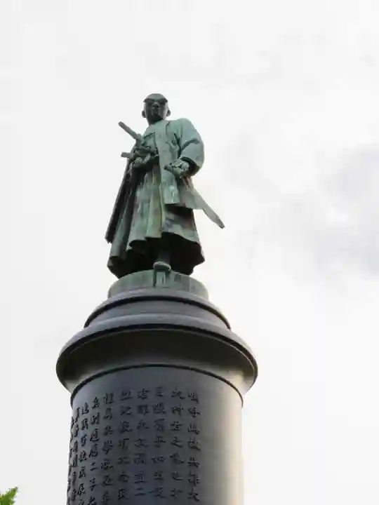 靖國神社の像