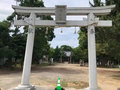 西鴨神社の鳥居