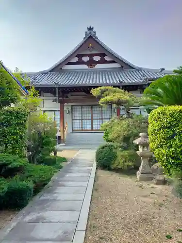 梅渓寺の本殿・本堂