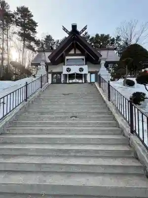 札内神社の{uncategorized: "未分類", other: "その他", undefined: "問題あり", building: "その他建物", grave: "お墓", sacred_gate: "鳥居", guardian: "狛犬", statue: "像", buddha: "仏像", history: "歴史", nature: "自然", garden: "庭園", animal: "動物", pagoda: "塔", temizu: "手水舎", mountain_gate: "山門・神門", sanctuary: "本殿・本堂", subordinate: "末社・摂社", art: "芸術", scenery: "景色", jizo: "地蔵", ema: "絵馬", goshuin: "御朱印", omikuji: "おみくじ", items: "授与品その他", amulet: "お守り", goshuincho: "御朱印帳", eats: "食事", festival: "お祭り", votive_dance: "神楽", shichigosan: "七五三参", wedding: "結婚式", experience: "体験その他", initially: "初詣", around: "周辺", anti_infection: "感染症対策"}