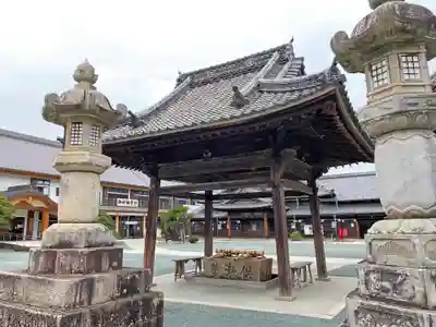 豊川閣　妙厳寺の手水舎