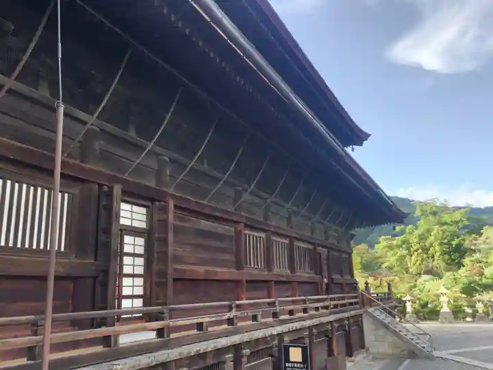 善光寺の本殿・本堂