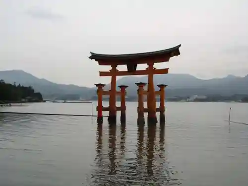 厳島神社の鳥居