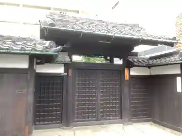 御霊場の山門・神門