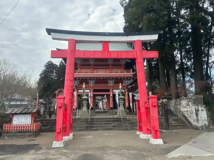 榎原神社の{uncategorized: "未分類", other: "その他", undefined: "問題あり", building: "その他建物", grave: "お墓", sacred_gate: "鳥居", guardian: "狛犬", statue: "像", buddha: "仏像", history: "歴史", nature: "自然", garden: "庭園", animal: "動物", pagoda: "塔", temizu: "手水舎", mountain_gate: "山門・神門", sanctuary: "本殿・本堂", subordinate: "末社・摂社", art: "芸術", scenery: "景色", jizo: "地蔵", ema: "絵馬", goshuin: "御朱印", omikuji: "おみくじ", items: "授与品その他", amulet: "お守り", goshuincho: "御朱印帳", eats: "食事", festival: "お祭り", votive_dance: "神楽", shichigosan: "七五三参", wedding: "結婚式", experience: "体験その他", initially: "初詣", around: "周辺", anti_infection: "感染症対策"}