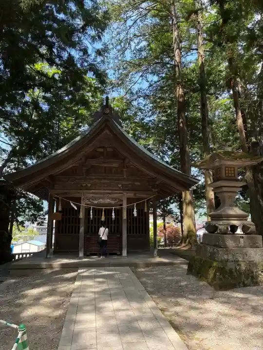 諏訪大社の{uncategorized: "未分類", other: "その他", undefined: "問題あり", building: "その他建物", grave: "お墓", sacred_gate: "鳥居", guardian: "狛犬", statue: "像", buddha: "仏像", history: "歴史", nature: "自然", garden: "庭園", animal: "動物", pagoda: "塔", temizu: "手水舎", mountain_gate: "山門・神門", sanctuary: "本殿・本堂", subordinate: "末社・摂社", art: "芸術", scenery: "景色", jizo: "地蔵", ema: "絵馬", goshuin: "御朱印", omikuji: "おみくじ", items: "授与品その他", amulet: "お守り", goshuincho: "御朱印帳", eats: "食事", festival: "お祭り", votive_dance: "神楽", shichigosan: "七五三参", wedding: "結婚式", experience: "体験その他", initially: "初詣", around: "周辺", anti_infection: "感染症対策"}