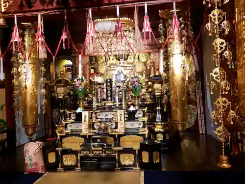 本岳寺の本殿・本堂