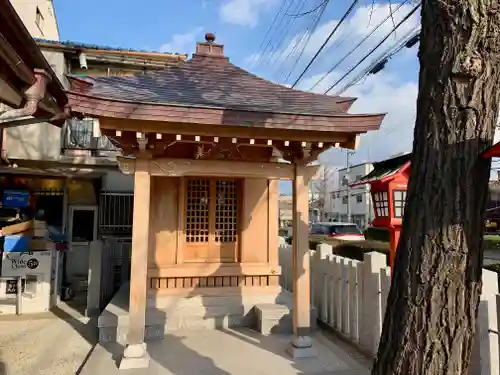 新黒稲荷神社の本殿・本堂