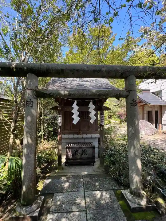 大前恵比寿神社の{uncategorized: "未分類", other: "その他", undefined: "問題あり", building: "その他建物", grave: "お墓", sacred_gate: "鳥居", guardian: "狛犬", statue: "像", buddha: "仏像", history: "歴史", nature: "自然", garden: "庭園", animal: "動物", pagoda: "塔", temizu: "手水舎", mountain_gate: "山門・神門", sanctuary: "本殿・本堂", subordinate: "末社・摂社", art: "芸術", scenery: "景色", jizo: "地蔵", ema: "絵馬", goshuin: "御朱印", omikuji: "おみくじ", items: "授与品その他", amulet: "お守り", goshuincho: "御朱印帳", eats: "食事", festival: "お祭り", votive_dance: "神楽", shichigosan: "七五三参", wedding: "結婚式", experience: "体験その他", initially: "初詣", around: "周辺", anti_infection: "感染症対策"}