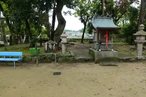 成合春日神社の末社