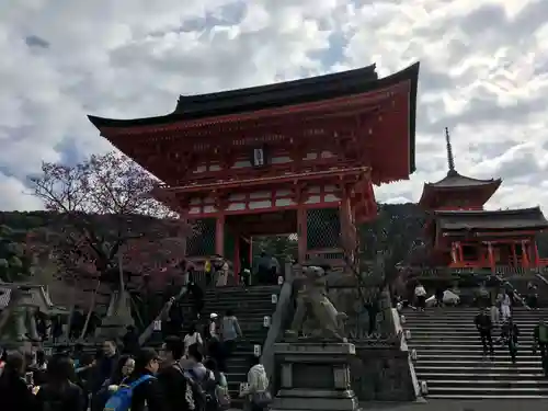 清水寺の山門・神門
