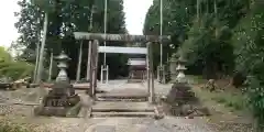 諏訪神社の鳥居