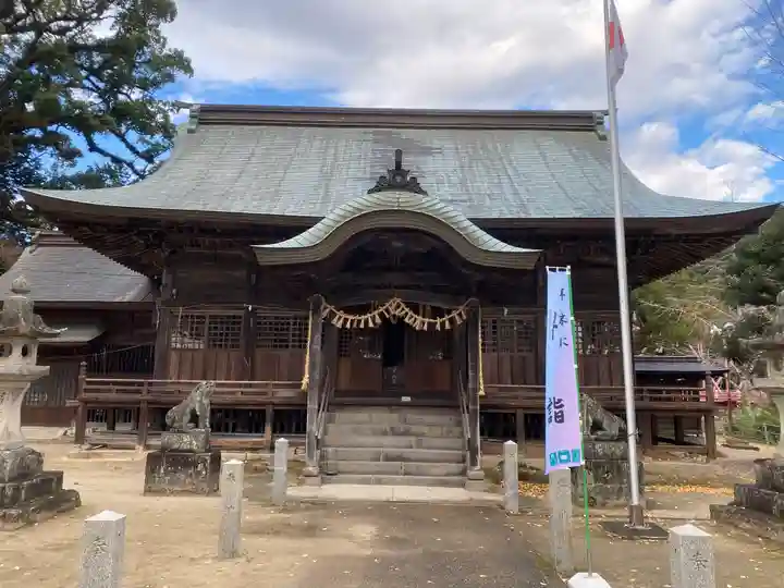 與止日女神社の本殿・本堂