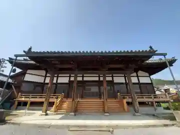 蓮照寺の本殿・本堂
