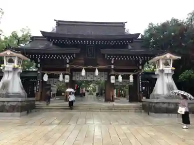 湊川神社の山門・神門