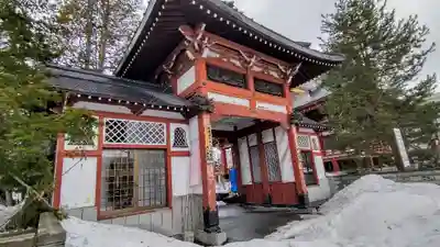 眞久寺の山門・神門